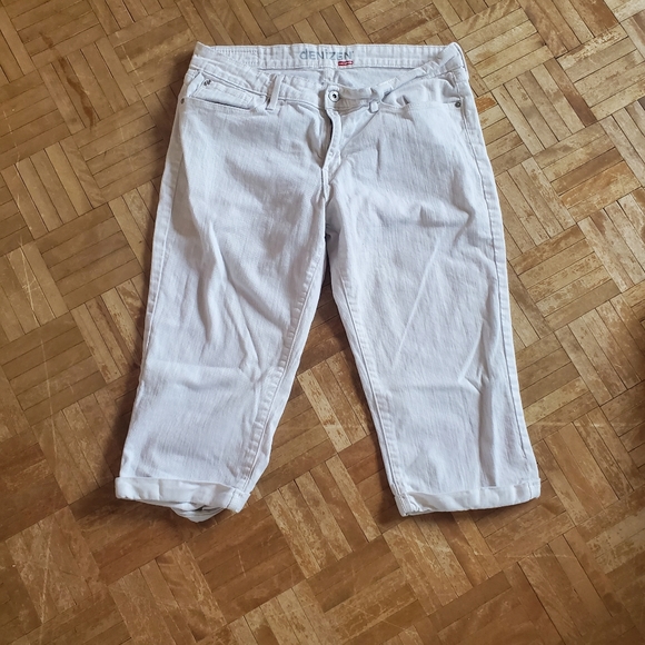 💥3 for $15💥 Denizen by Levi's white Capri pants - Picture 1 of 6
